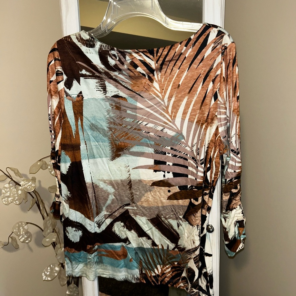 💜Chico's Multicolor Abstract Blouse size M - Picture 3 of 4